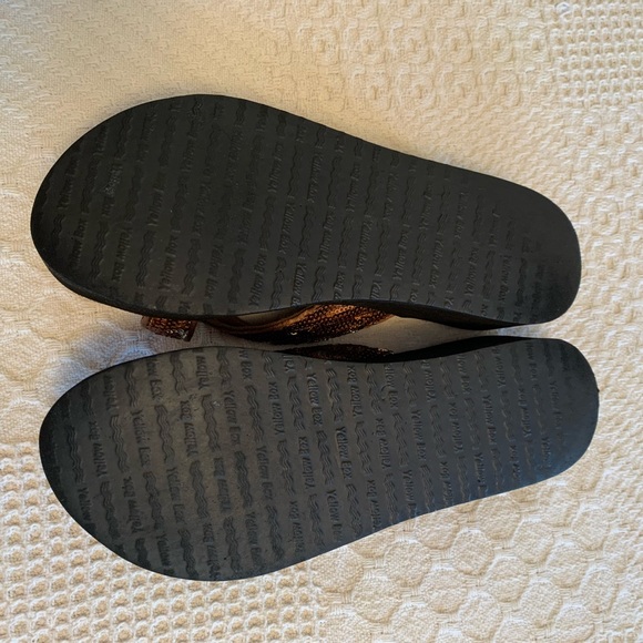 Yellow Box Flip Flops Thongs Sandals - Picture 13 of 13